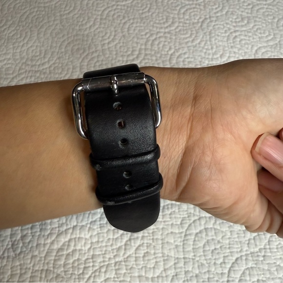 Marc Jacobs Silver and Black Skull Pirate Watch - Picture 10 of 12